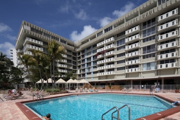 South Bay Club - Florida Waterfront Condos